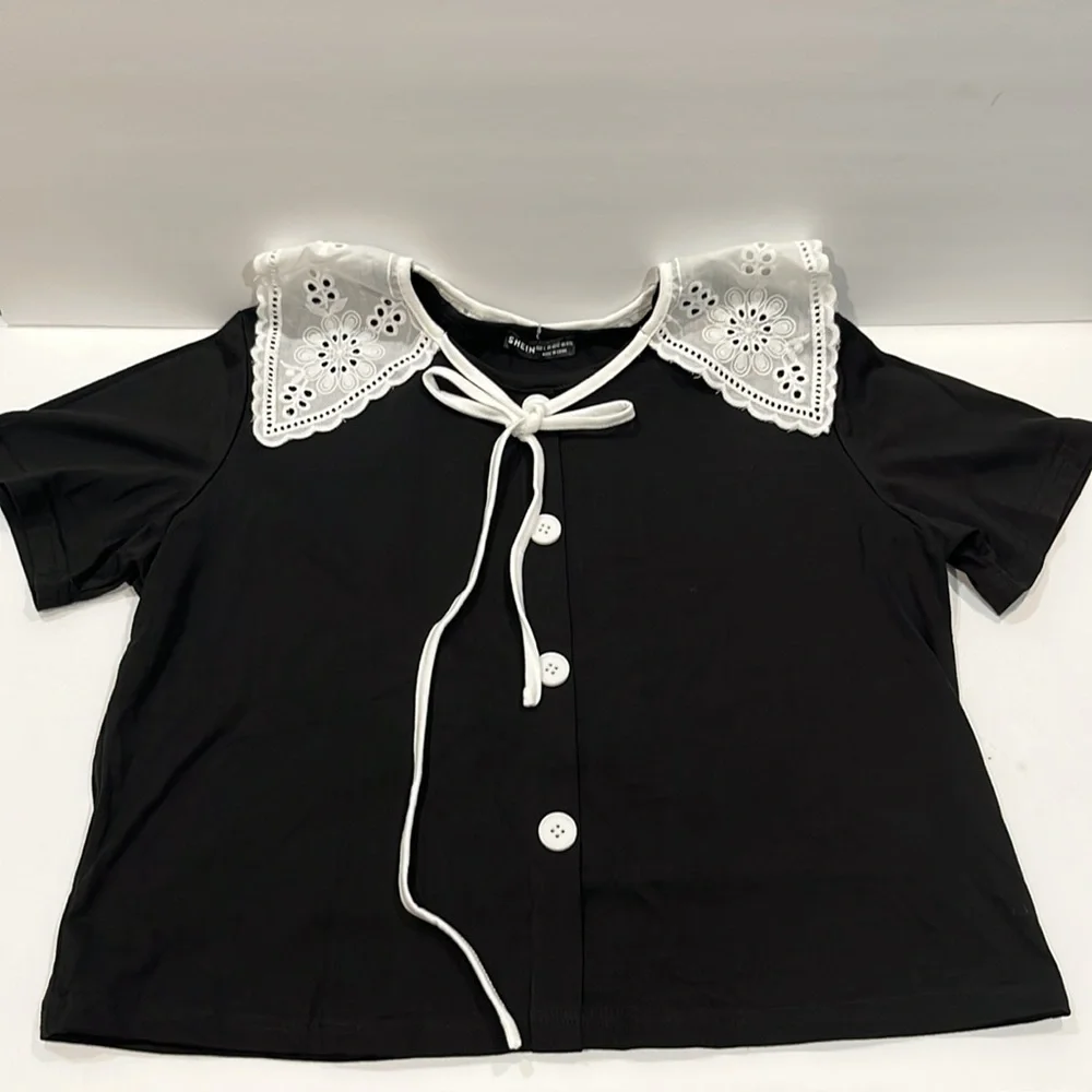 Shein black/white t-shirt embroidered collar 💐 - Picture 3 of 6